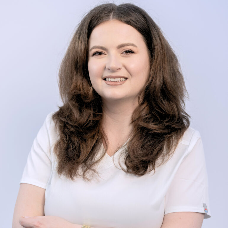 Dr. Cristiana Solomean 14 Dr. Cristiana Solomean